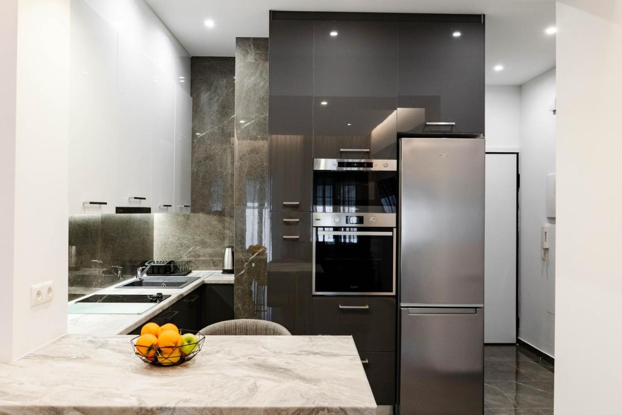 Larissa Railway &Metro Station Apartment Athene Buitenkant foto